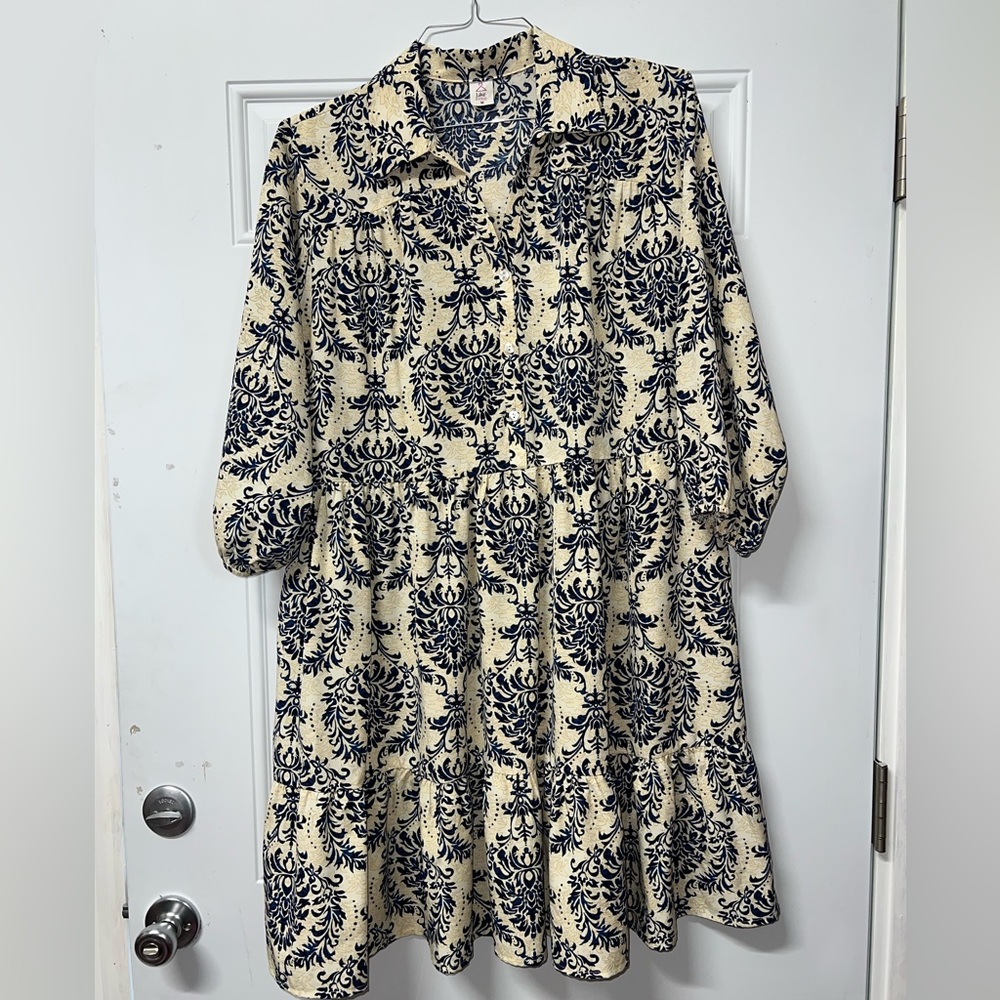 Like Love Navy/cream mini dress 3/4 sleeve, size medium